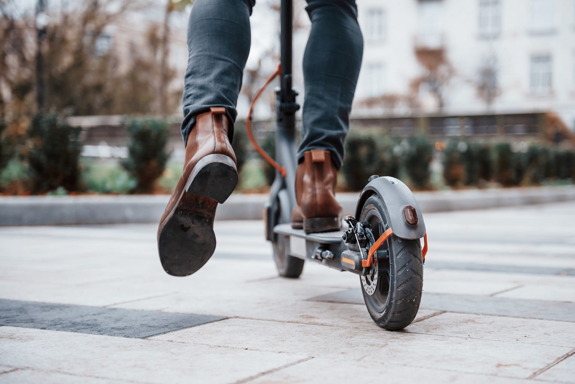 Utilisation des trottinettes électriques : conseils pour prévenir les risques d’accidents de la route