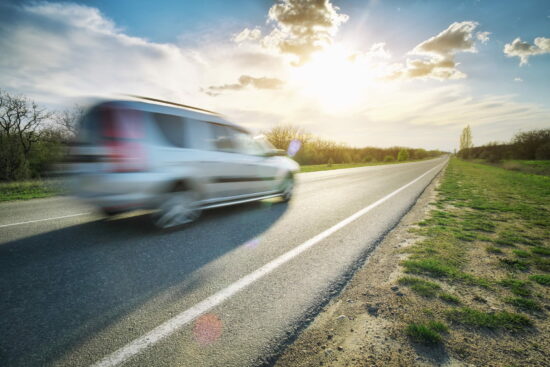 Vacances et vitesse vaut-il mieux arriver vite ou arriver en toute sécurité